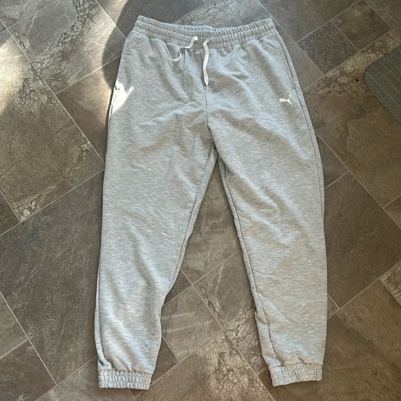 Puma, lightweight, sweatpants size large NWT polyester, VISCOSE, ELASTANE - Picture 1 of 9